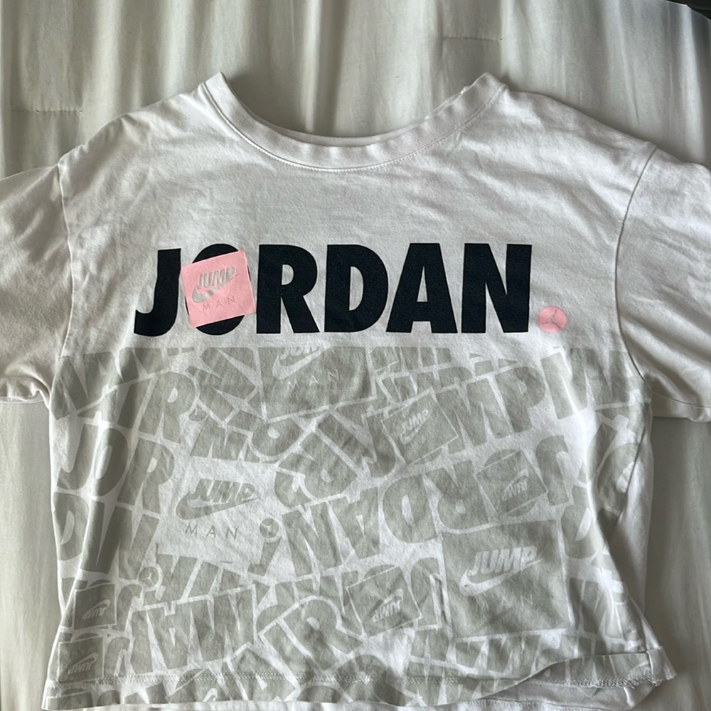 Kids medium cropped Nike T shirt